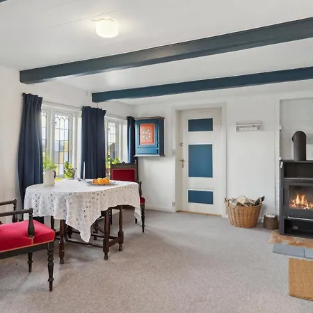 Vakantiehuis Ruime Vakantiewoning Dicht Bij Natuurbelevenissen *