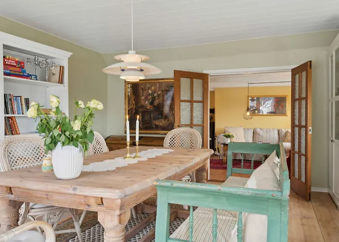 Dom wakacyjny Spacious Near Nature Experiences *